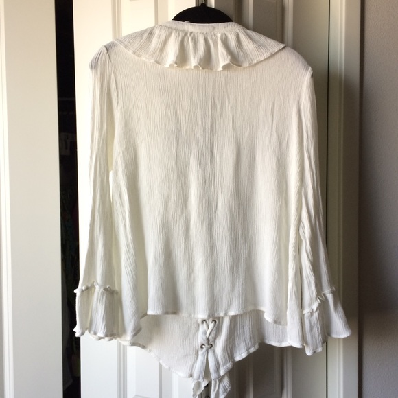 ⭐️entro White Boho Lace Up Blouse - Picture 4 of 8